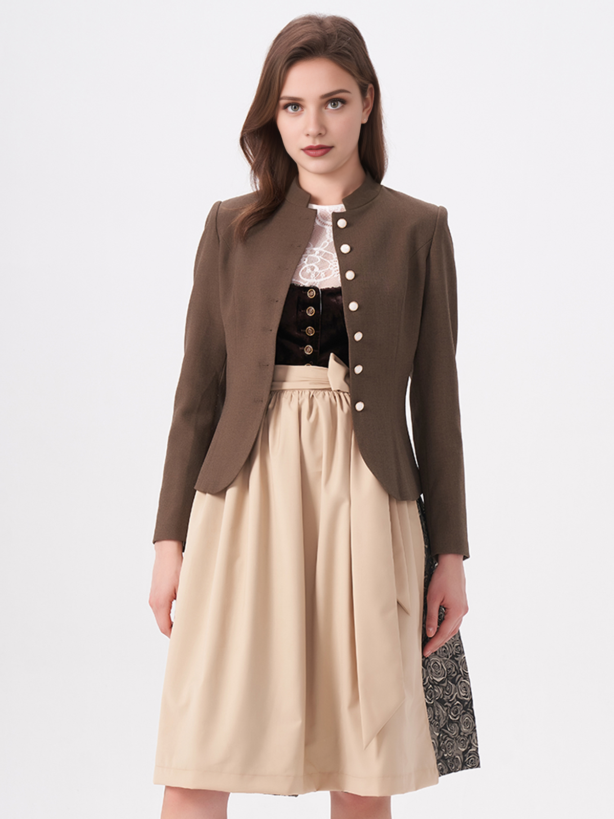 Dirndl mit brauner Jacke – perfekt für Herbst und Winter