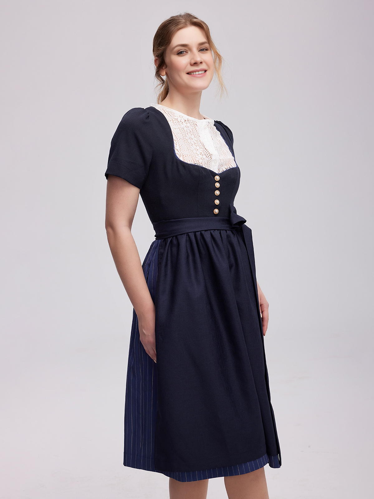 Dirndl in Blau – ein zeitloser Klassiker