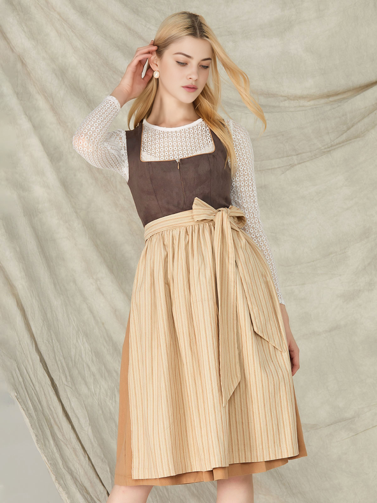 Dirndl in Samt Grün
