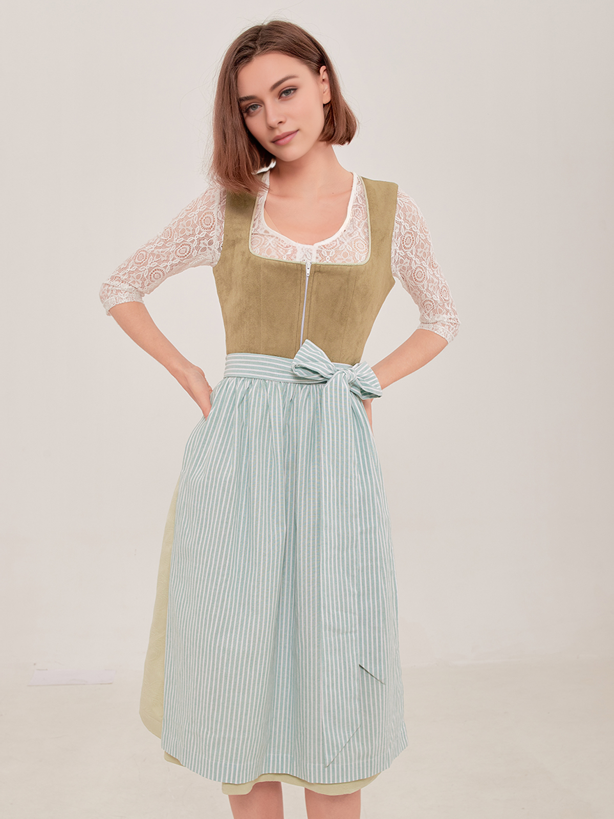 Dirndl mit Herzausschnitt in Grün