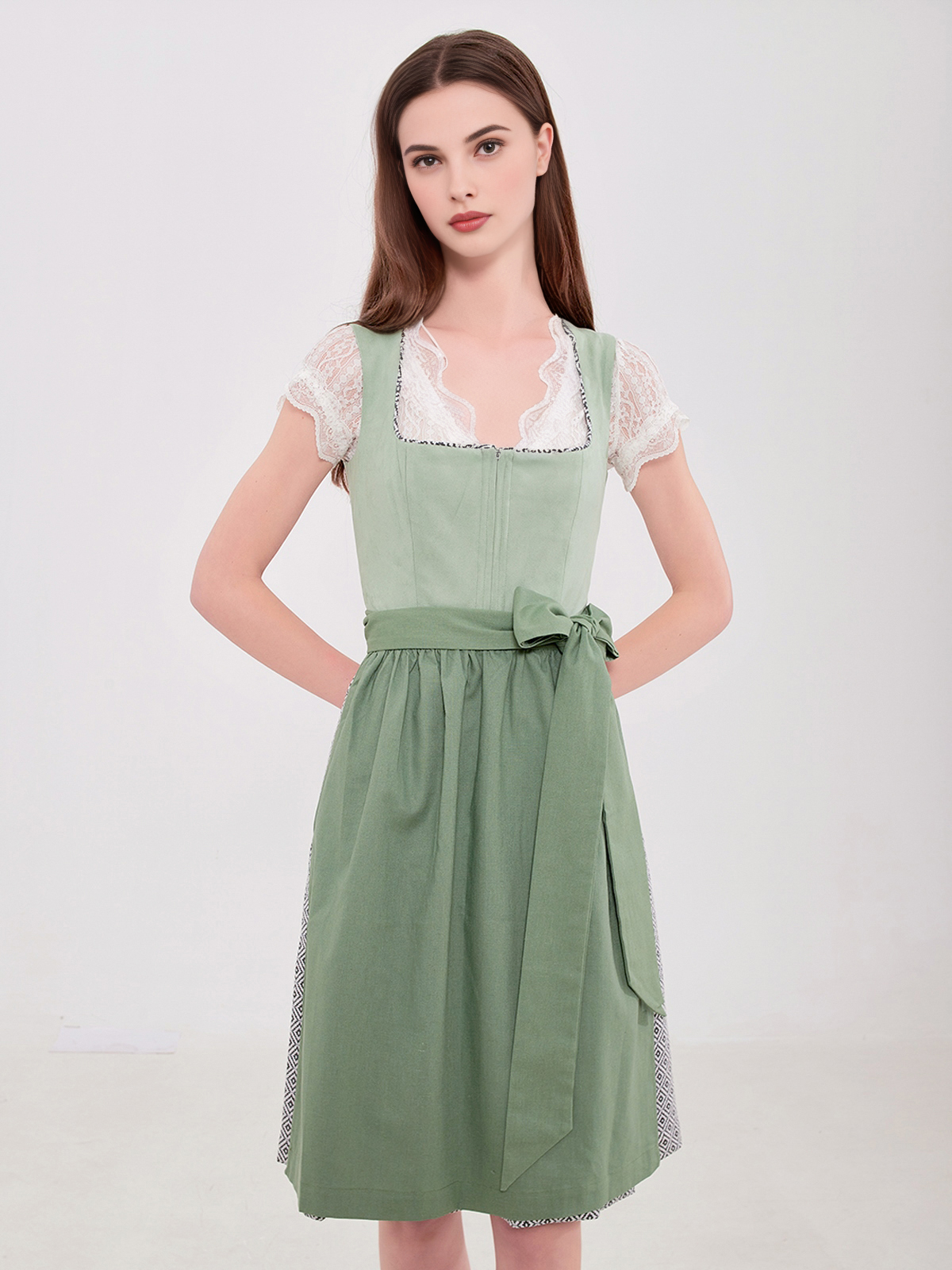 Dirndl in Grün – eleganter Trachtenlook für Festivals und Hochzeiten