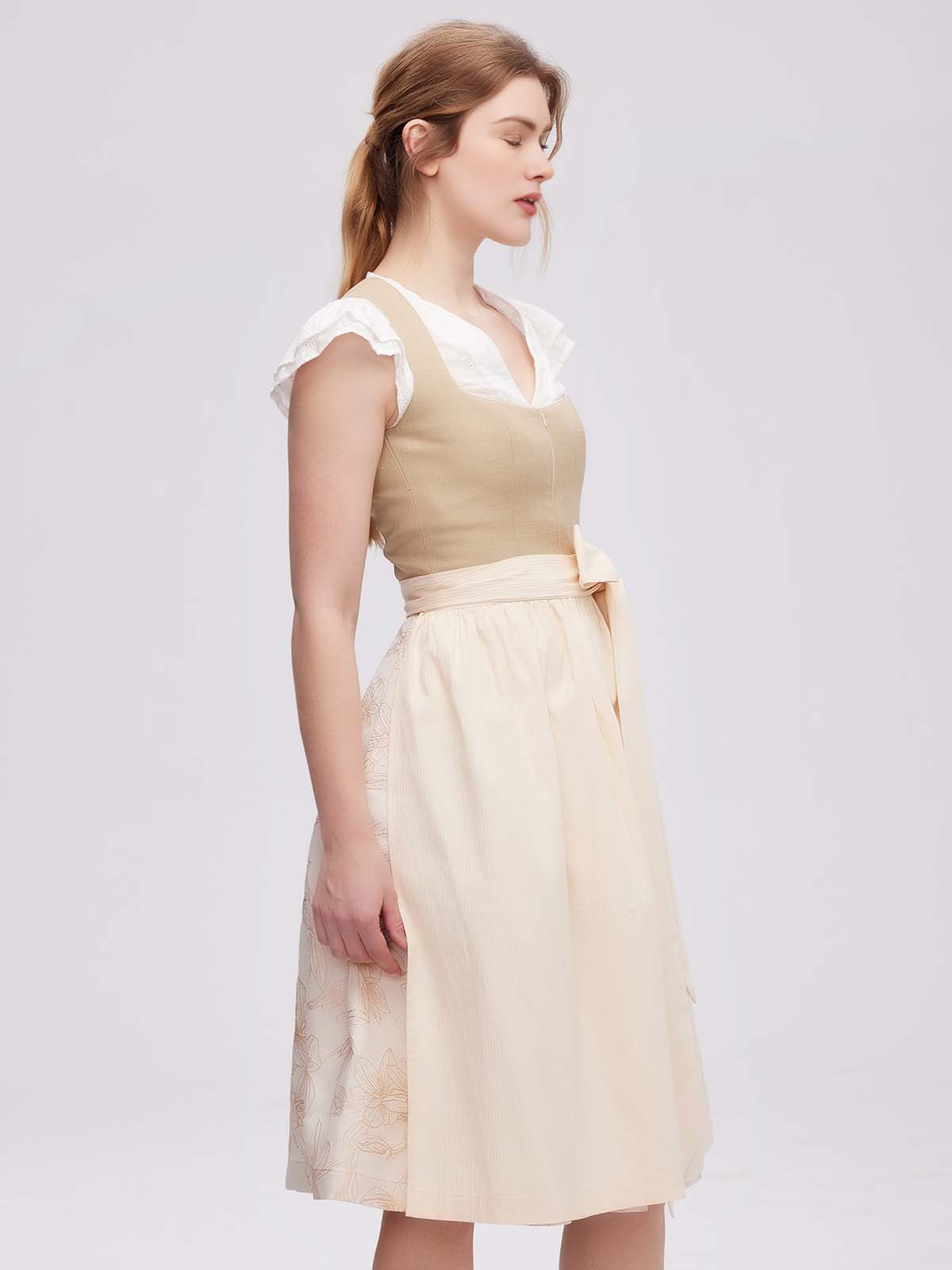 Traditionelles Dirndl in Braun