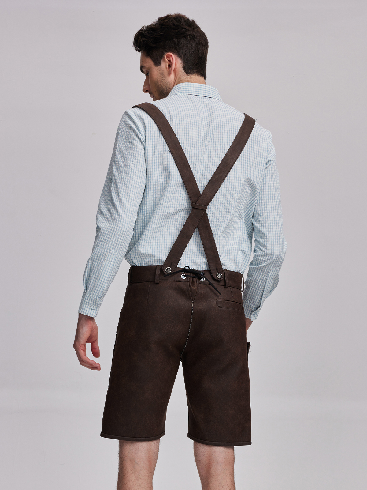 Modernes reduziertes Dirndl in Braun