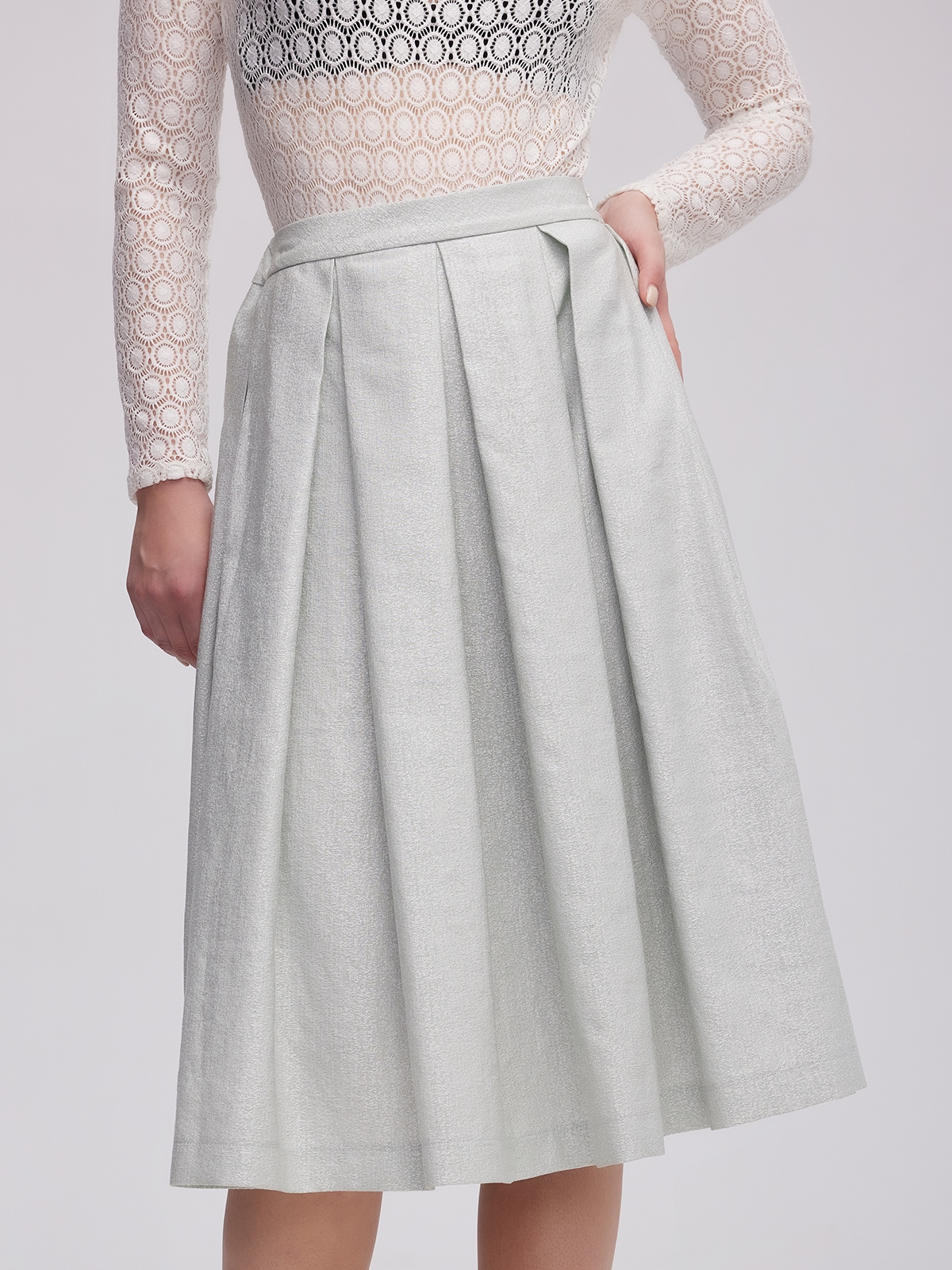 Modernes grünes Dirndl mit schlanker Silhouette