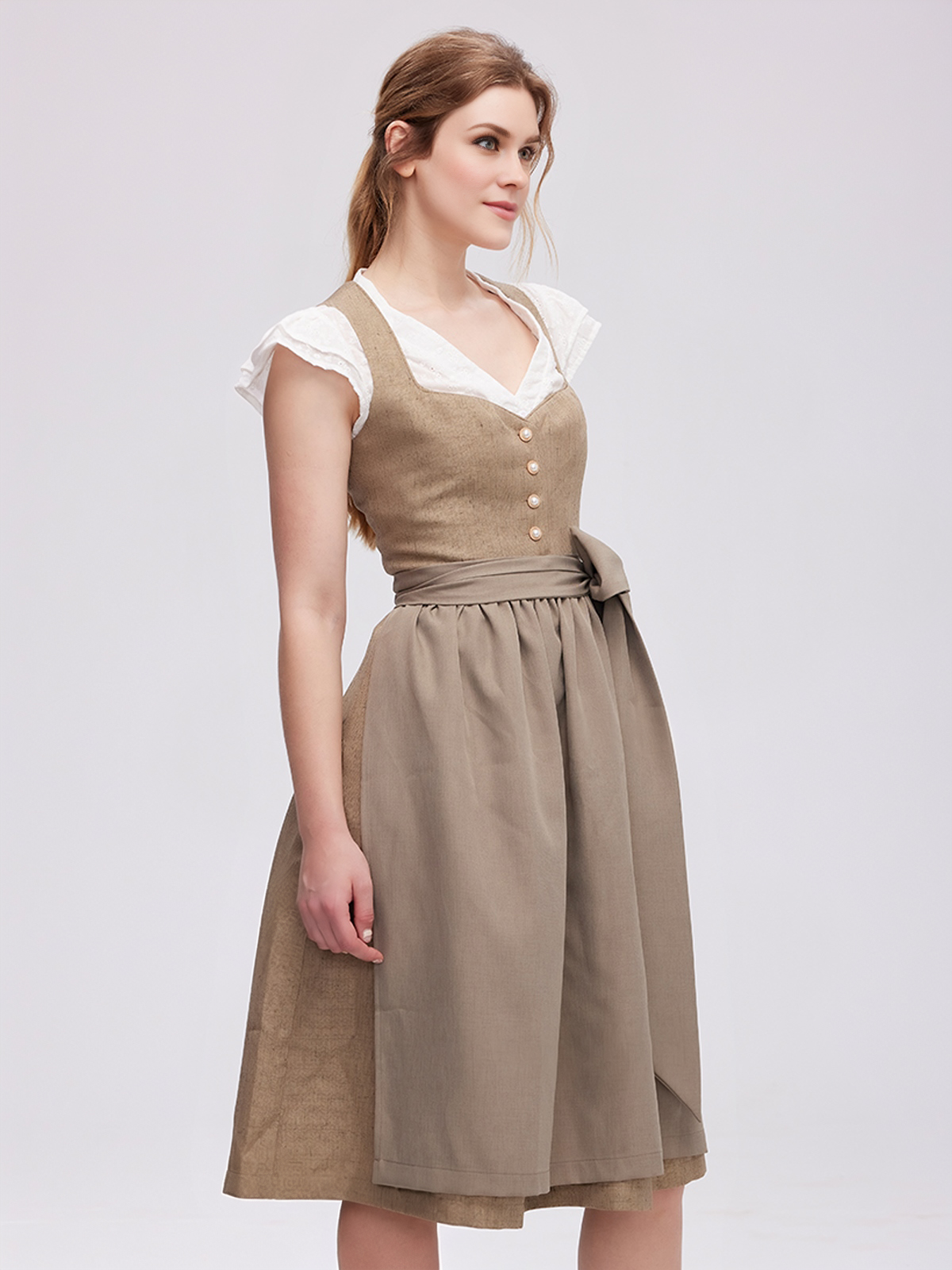 Grünes Samt-Dirndl