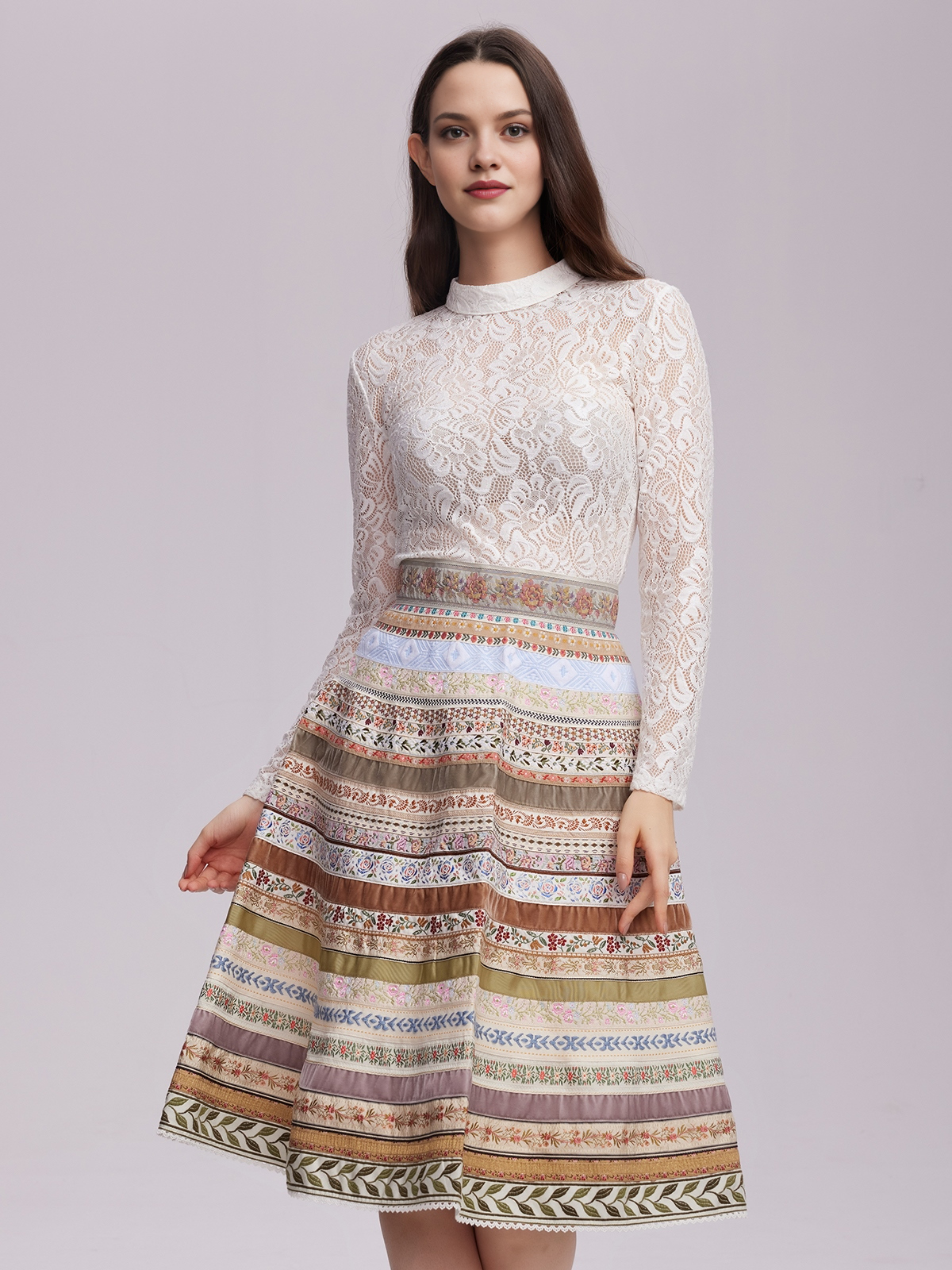 Dirndl Julia in Beige – ein zeitloser Klassiker